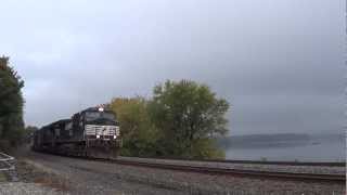 preview picture of video 'Railfanning-Norfolk Southern. Eastbound Manifest. Duncannon, Pa.10-19-12'