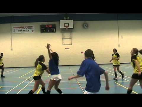 DIE HAGHE B2  vs  AVANTI B4