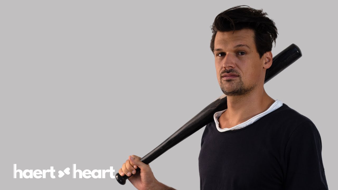 11 Signs He’s Playing You - How to Spot the Red Flags