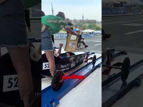 Как гонщик видит дорогу из такой машины? 😳