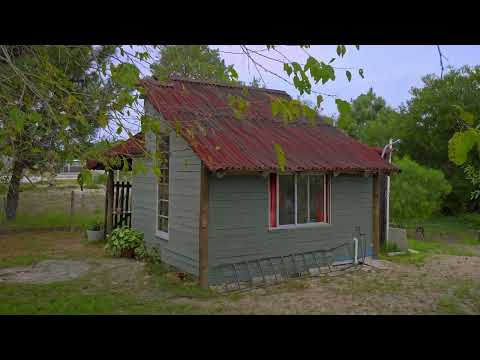 Video de YouTube - Casa de dos dormitorios en Pinamar Norte y monoambiente al fondo