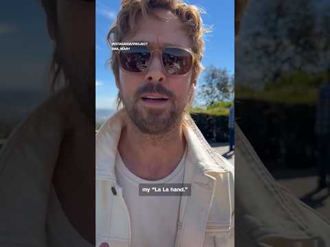 'La La Land' poster fixes Ryan Gosling's hand