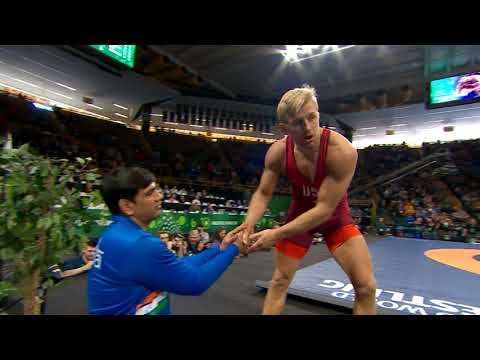 Round 1 FS - 79 kg: K. DAKE (USA) v. S. GIRI (IND)