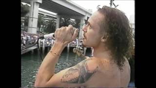 the Screaming Jets, INSANITARY video ( snippets ) 1993
