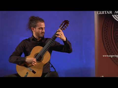 Simone Rinaldo plays Manuel de Falla: Homenaje a Debussy