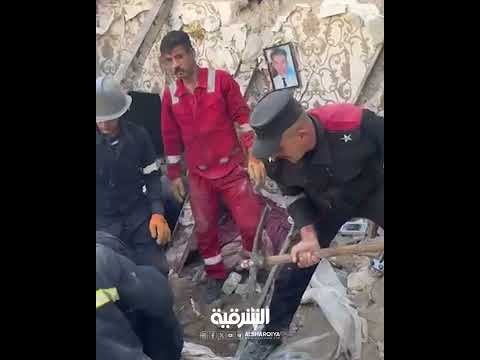 فيديو | انهيار منزل على عائلة في كربلاء وفرق الدفاع المدني تواصل البحث عن طفلة محاصرة تحت الأنقاض