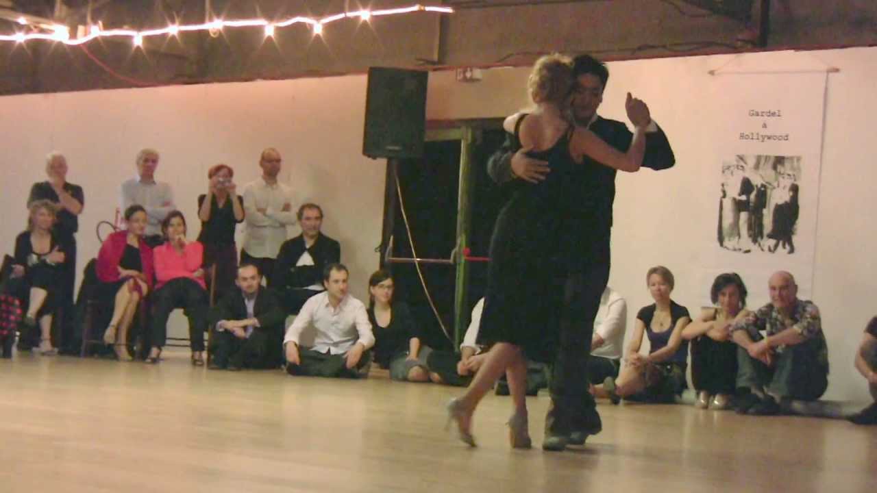 Noelia et Carlitos dansent une valse