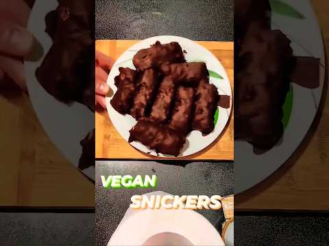 NO SUGAR Snickers Bars #viralshorts #vegan #snickers