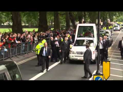 Pope Benedict arrives at Westminster