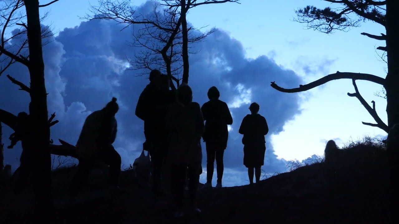 Senās uguns nakts burvība Staldzenes stāvkrastā 2024