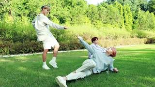 Download lagu BTS SEASON GREETING PHOTOS 2019 mp3