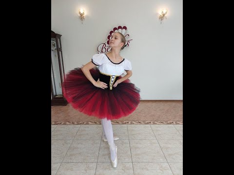 Stage costume P 1330 - video 2