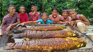 Nostalgic Cooking of Village Boys ||15 Kg Big Black Carp Fish Fry-ic || Food Choruivati ||Spicy Food