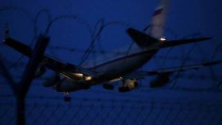 preview picture of video 'Rossiya RSD001 IL96 landing in Prague 07-04-2010'