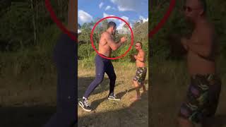 Veja a vergonha que esse cara passou! 😂 #viral #luta