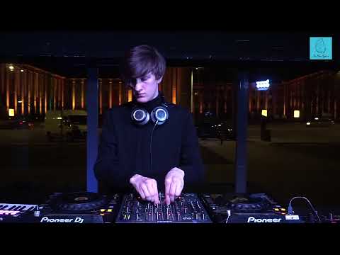 The Blue Oyster: Rewon / 27.02 / 19 - 20