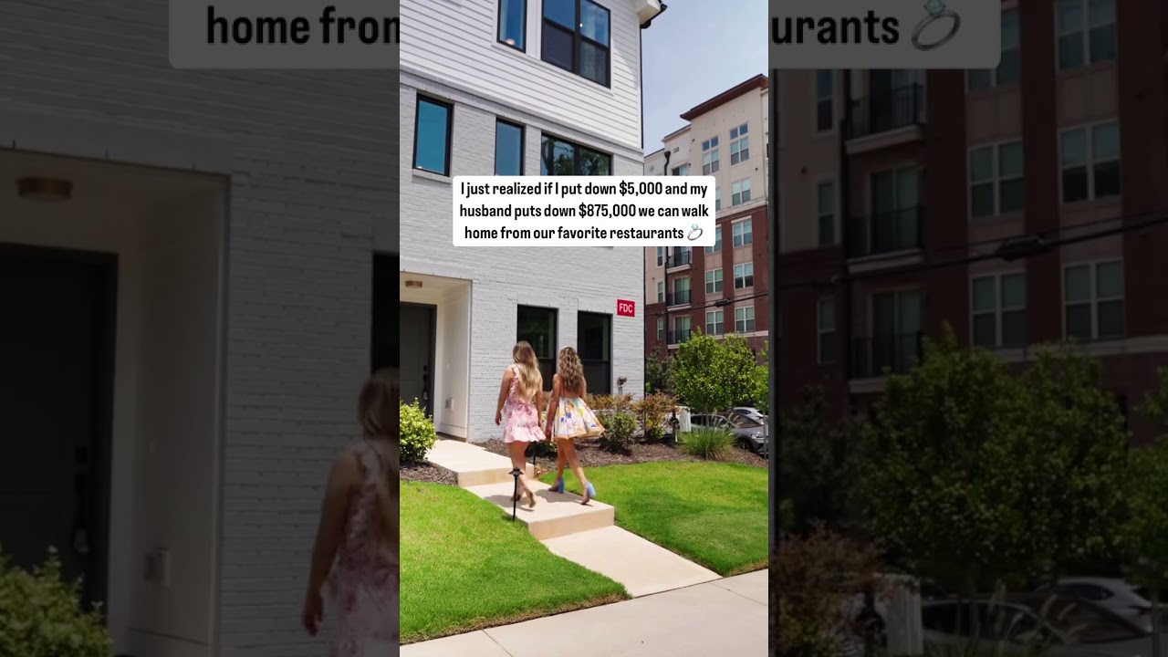 gives these luxury townhomes a 94/100 walkability score 🤩 Whether you’re looking for a rooftop
