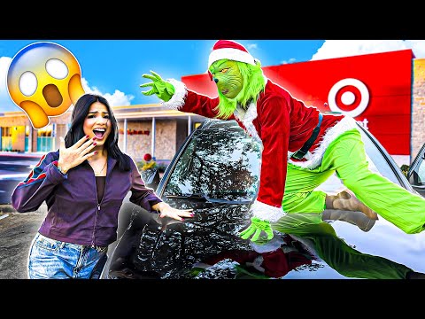 * GOT IN A FIGHT WITH THE GRINCH ‼️( ALMOST CALLED 911 ) ‼️‼️ * VLOGMAS DAY 12 * 