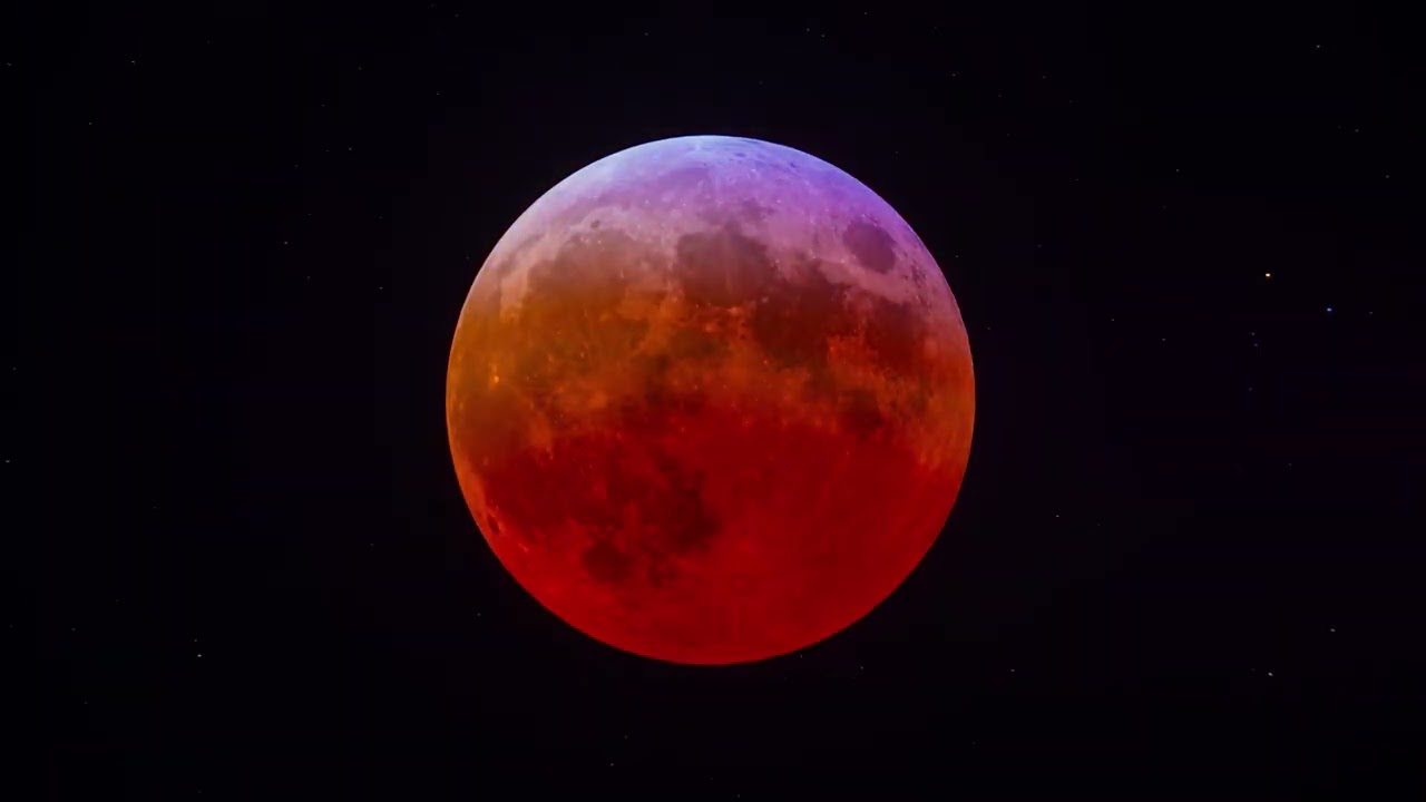 A 5 hours timelapse of the Total Lunar Eclipse of March 14th 2025