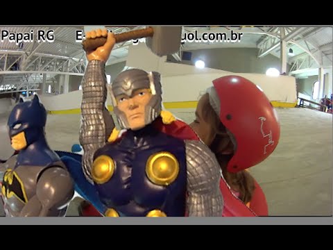 Batman Thor Papai RG  filhos Le Canton Hotel Pista Neve Artificial Snow Ski Board Brinquedos Toys