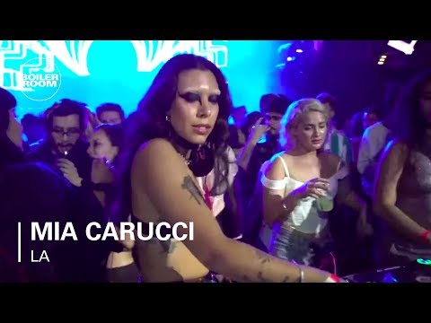 Mia Carucci | BR x Places+Faces - Los Angeles