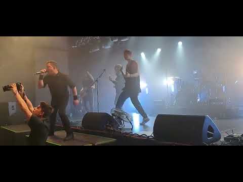 Leander Kills-Akvárium klub 2024.10.18 Szerelmetlen dal-Valami folyjon