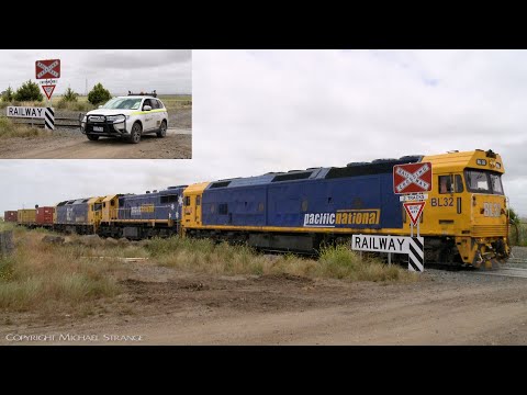 Crew Change For 7902V Pacific National Mildura Container Train  (26/11/2021) - PoathTV Railways