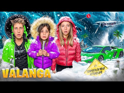 AURORA E PAPÀ MIKE SOPRAVVIVIAMO INTRAPPOLATI IN MONTAGNA IN MEZZO ALLA VALANGA CON LAURA!