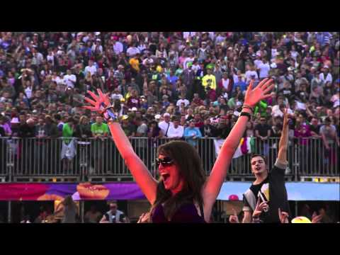 Nicky Romero ft. Zedd ft. Bingo Players ft. Feed // Dildo - Bayli's Freak (Tomorrowland footage)