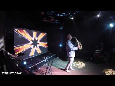 Avicii - Wake me up (Saxophonist Syntheticsax Live Records)