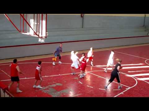 UE MONTGAT MINI2010 vs Pares_Part 05_12.MOV