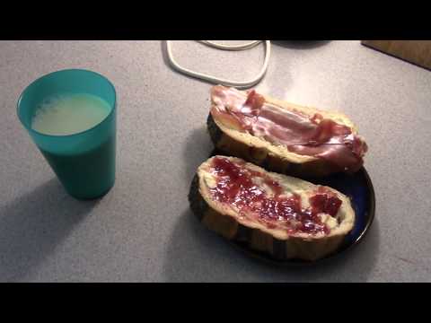 MongoTV_3012 - Smøre 2 Franskbrødsmadder og snakker Imens