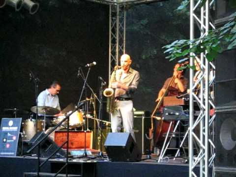 TB4Q - Live at Sommerfest Dusseldorf - Compare to what - 26-6-2009