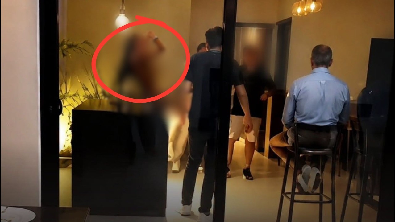 VIDEO de CHURRASCO de SANTA CRUZ: Unos HOMBRES BEBIENDO desde ab4j0 de UNA MUJER