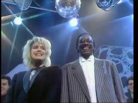Kim Wilde And Junior   Another Step  Closer To You    On The Krankies Elektronik Komik TV Show 1987