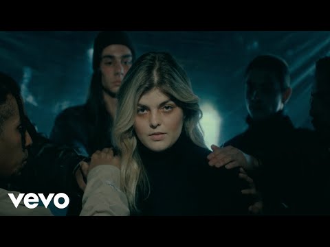 “No me quiero encajar en un género ni ahora ni nunca”: Antonia Jones, la primera artista del sello de Juanes