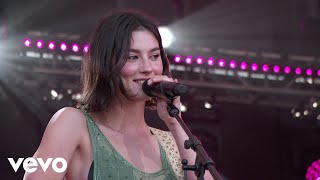 Gracie Abrams - Close To You (Live)