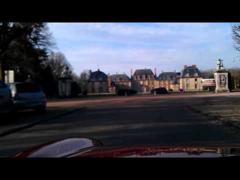 Arriving in front Chateau Breteuil
