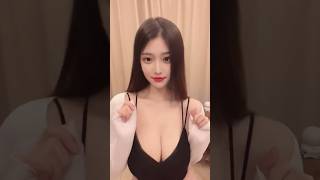 冬のコートが欲しい??❄️ #タンクトップ #タンクトップ女子 #lacetop #美女 #bikini #cosplay #beauty #bodybuilding #japanese