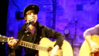 One less lonely girl french version - Justin Bieber (Paris)