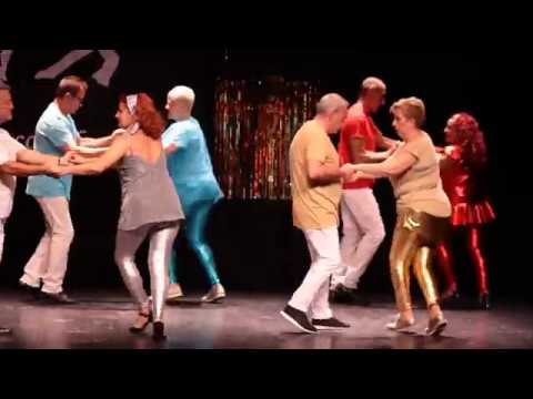 download lagu mp3 mp4 Hustle Baile, download lagu Hustle Baile gratis, unduh video klip Hustle Baile