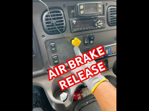 NON-CDL FREIGHTLINER BOX TRUCK: Air Brake & Suspension Height release! #automobile #trucking