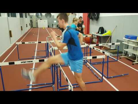 Koordinations- und Techniktraining im Hürdenlabyrinth