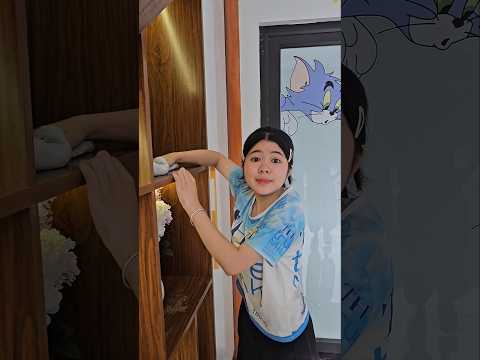 em dùng cái máy hút bụi này đi
