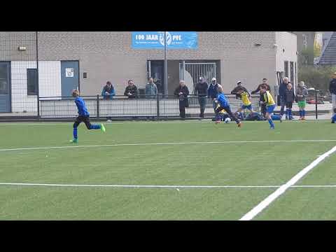 Een vrachtschip toetert het eindsignaal. Drie punten voor PVC JO12-2.