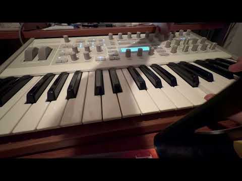 Access Virus TI2 Polar 37-Key Digital Synthesizer 2009 - 2023 White Bild 12
