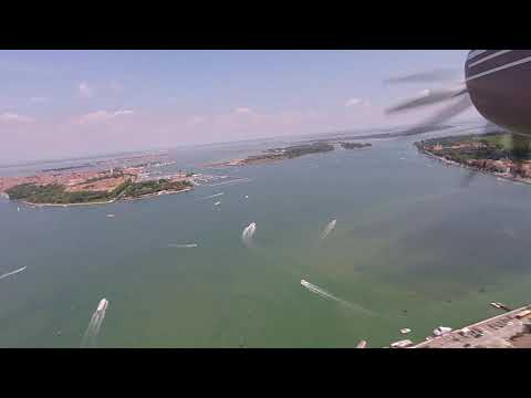 Landing at Venice Lido - N228RM