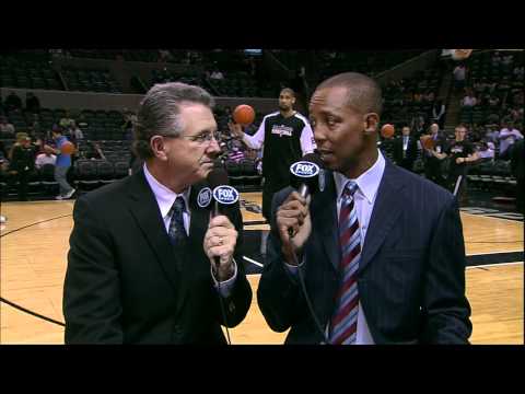 Tim Duncan and Sean Elliott's head