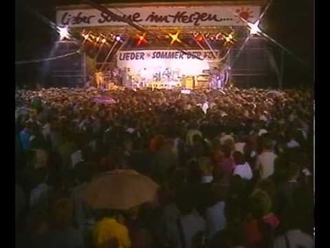 Billy Bragg - Live concert in DDR and documentary