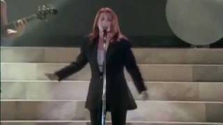 Belinda Carlisle - Heaven Is A Place On Earth (Live 1988)